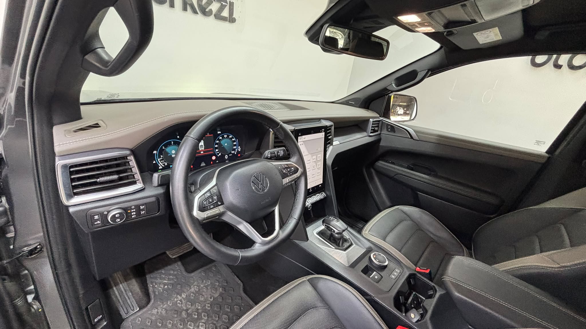 VOLKSWAGEN AMAROK 28